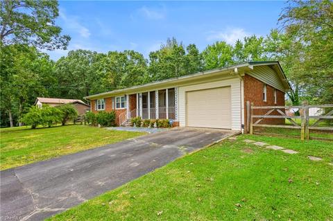 5202 Windemere Cir, Trinity, NC 27370 photo 4