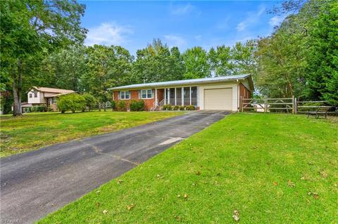 5202 Windemere Cir, Trinity, NC 27370 photo 2