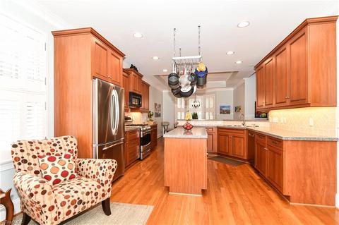 1702 Gentry Ct, High Point, NC 27265 photo 9