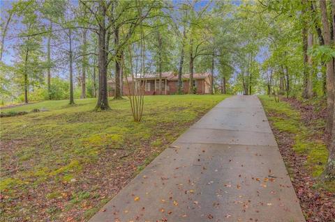 279 Bescher Chapel Rd, Trinity, NC 27370 photo 2