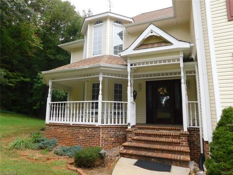19 Single Tree Ln, Thomasville, NC 27360 photo 3