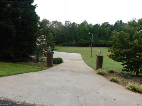19 Single Tree Ln, Thomasville, NC 27360 photo 4