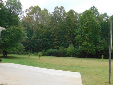 19 Single Tree Ln, Thomasville, NC 27360 photo 7
