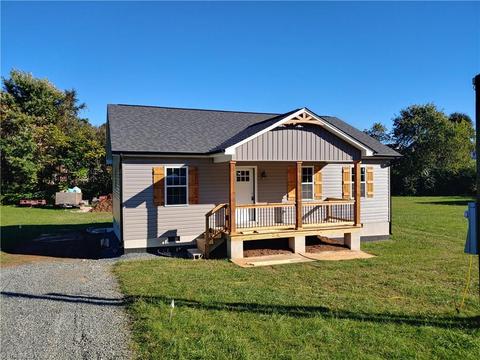 311 N 3rd Ave, Mayodan, NC 27027 photo 6