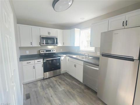 311 N 3rd Ave, Mayodan, NC 27027 photo 7