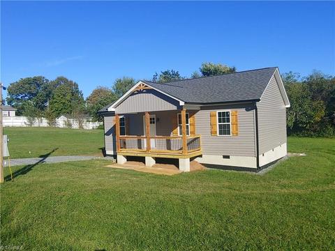311 N 3rd Ave, Mayodan, NC 27027 photo 3
