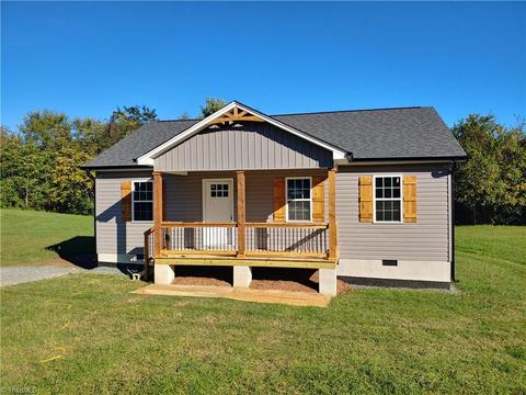 311 N 3rd Ave, Mayodan, NC 27027 photo 1