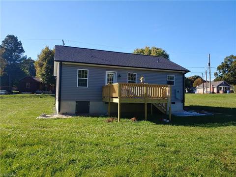311 N 3rd Ave, Mayodan, NC 27027 photo 5