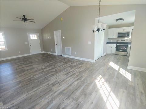 311 N 3rd Ave, Mayodan, NC 27027 photo 11