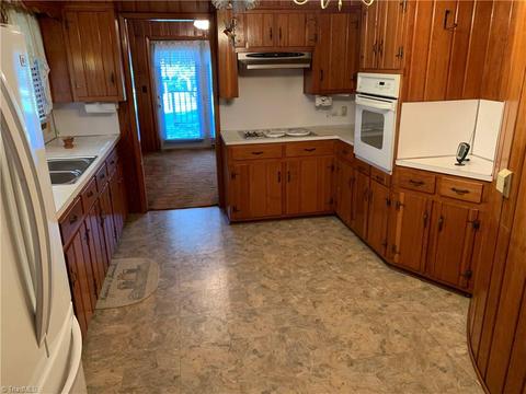 2043 Pratt Rd, Pinnacle, NC 27043 photo 11