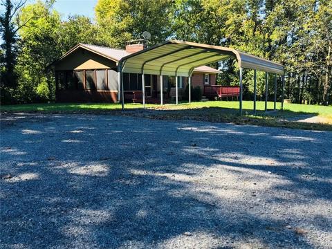 359 Holcomb Rd, Traphill, NC 28685 photo 4
