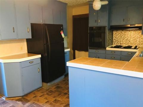 359 Holcomb Rd, Traphill, NC 28685 photo 10