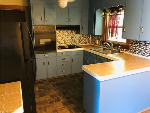 359 Holcomb Rd, Traphill, NC 28685 photo 9