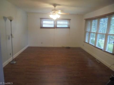 507 Manor Dr, High Point, NC 27260 photo 7