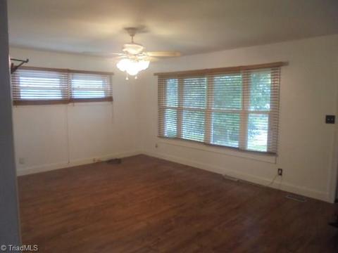 507 Manor Dr, High Point, NC 27260 photo 8