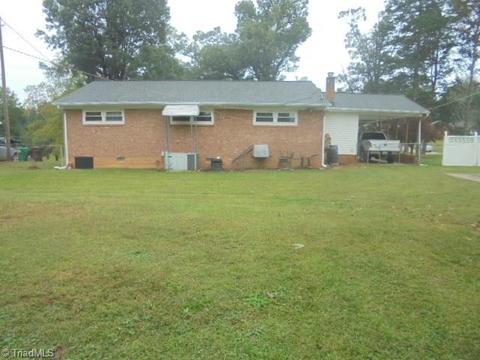 507 Manor Dr, High Point, NC 27260 photo 4