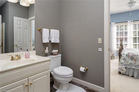 915 Flicker Ln, High Point, NC 27262 photo 24