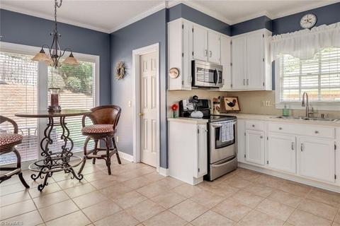 915 Flicker Ln, High Point, NC 27262 photo 11