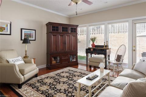915 Flicker Ln, High Point, NC 27262 photo 14