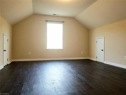 6736 Planters Dr, High Point, NC 27265 photo 9