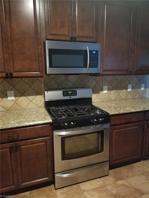 6736 Planters Dr, High Point, NC 27265 photo 6
