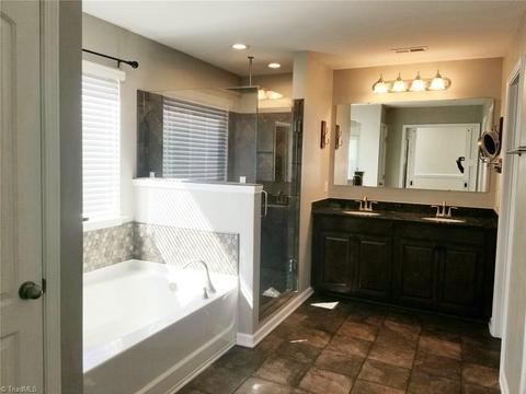 6736 Planters Dr, High Point, NC 27265 photo 12