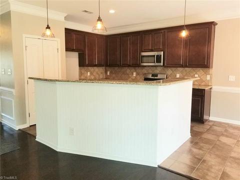 6736 Planters Dr, High Point, NC 27265 photo 2