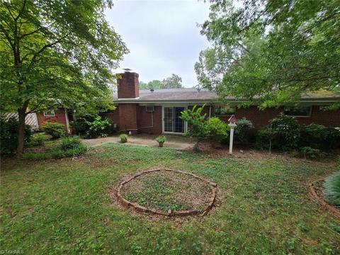 649 Valley Dr, Eden, NC 27288 photo 2
