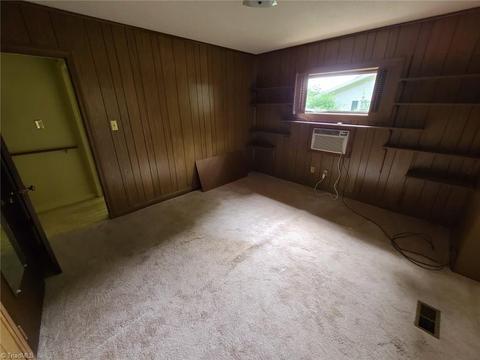 649 Valley Dr, Eden, NC 27288 photo 14