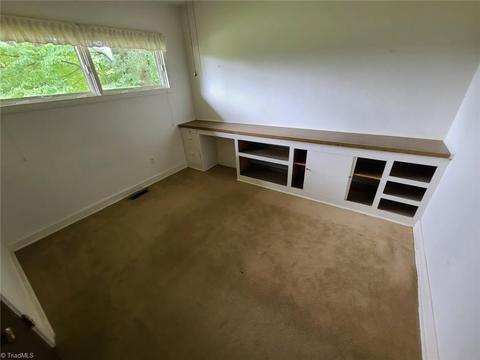 649 Valley Dr, Eden, NC 27288 photo 13