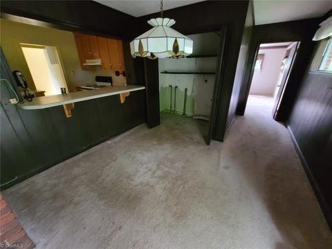 649 Valley Dr, Eden, NC 27288 photo 9