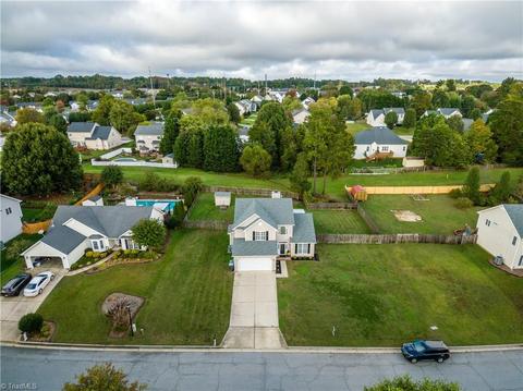 3517 Bent Trace Dr, High Point, NC 27265 photo 3