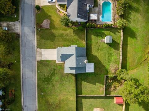 3517 Bent Trace Dr, High Point, NC 27265 photo 4