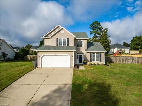 3517 Bent Trace Dr, High Point, NC 27265 photo 2