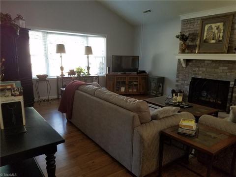 1804 Rivertrace Pt, High Point, NC 27265 photo 5