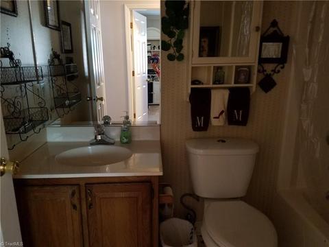 1804 Rivertrace Pt, High Point, NC 27265 photo 7
