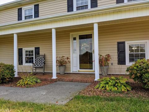 912 Mountainview Rd, King, NC 27021 photo 2
