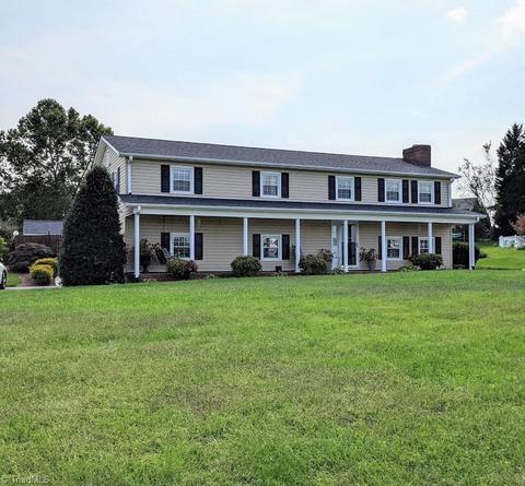 912 Mountainview Rd, King, NC 27021 photo 1