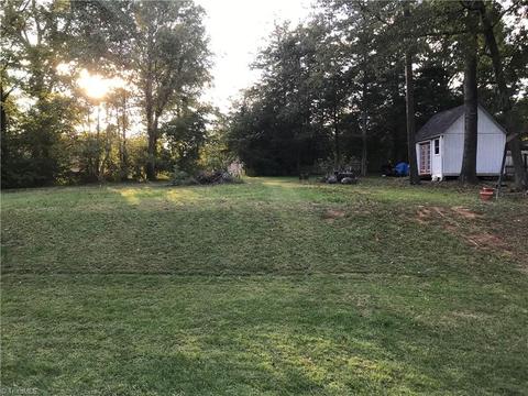 4655 Riverview Dr, Trinity, NC 27370 photo 9