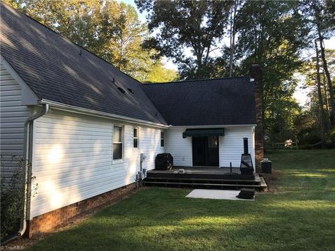 4655 Riverview Dr, Trinity, NC 27370 photo 3