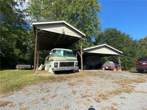 9825 Traphill Rd, Traphill, NC 28685 photo 12