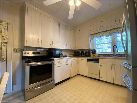 9825 Traphill Rd, Traphill, NC 28685 photo 22