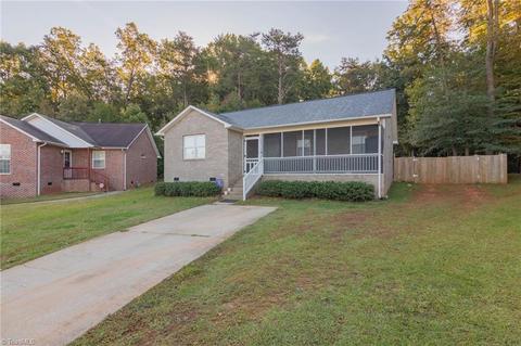 508 Bacon Ct, High Point, NC 27260 photo 2