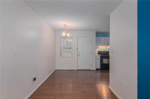 508 Bacon Ct, High Point, NC 27260 photo 9