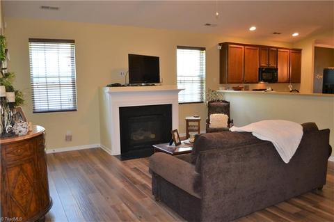 2460 Birch View Dr, High Point, NC 27265 photo 9