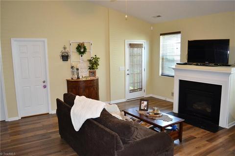2460 Birch View Dr, High Point, NC 27265 photo 10