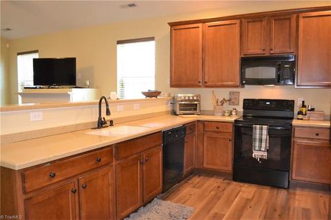 2460 Birch View Dr, High Point, NC 27265 photo 6