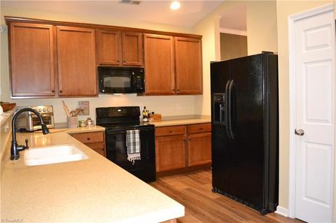 2460 Birch View Dr, High Point, NC 27265 photo 7