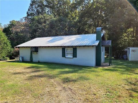 149 Robys Rd, King, NC 27021 photo 2
