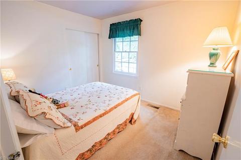 2215 Dover Pl, High Point, NC 27265 photo 17